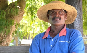 Fijian farmer receives FAO award for leadership 